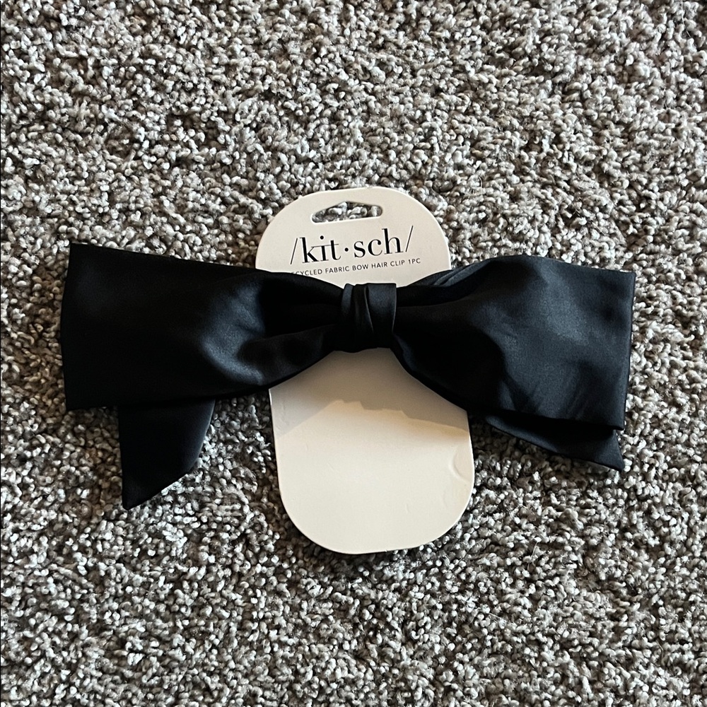 Kitsch Elegant Black Bow Hair Accessory